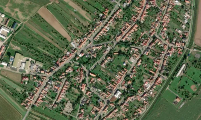 kostel Stětí svatého Jana Křtitele (Týnec) – letecký pohled