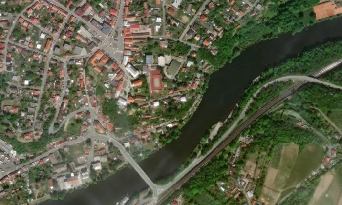 kostel Stětí svatého Jana Křtitele (Týnec nad Labem) – letecký pohled