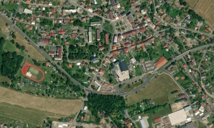 kostel svaté Alžběty Uherské ve Cvikově – letecký pohled