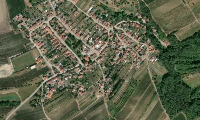 kostel svaté Kateřiny (Bavory) – letecký pohled