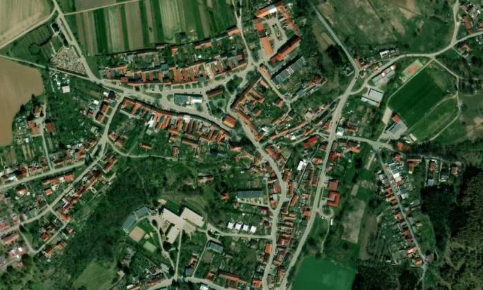 kostel svaté Maří Magdalény (Ostrov u Macochy) – letecký pohled