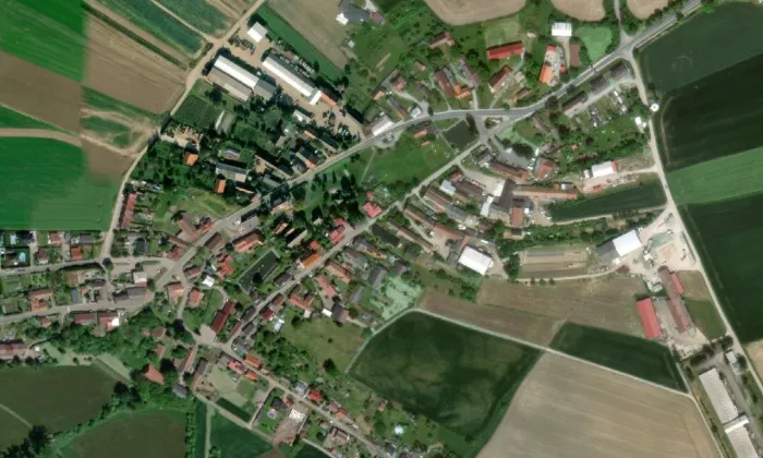 kostel svaté Rodiny (Nahořany) – letecký pohled