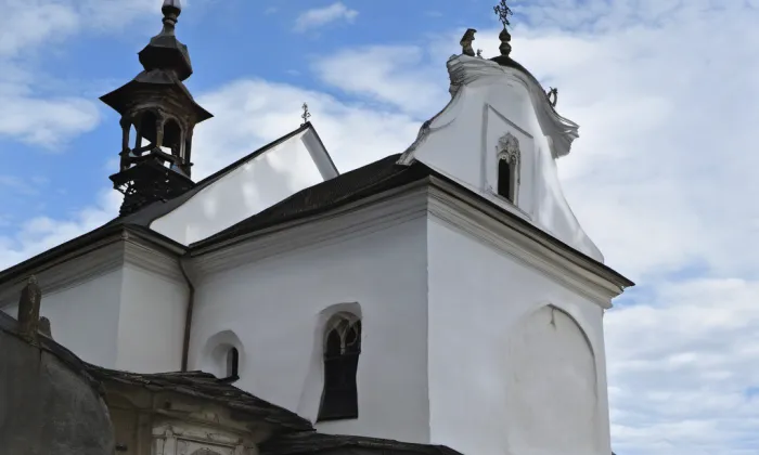 Kostel svaté Rodiny a svatého Jana Nepomuckého – historical