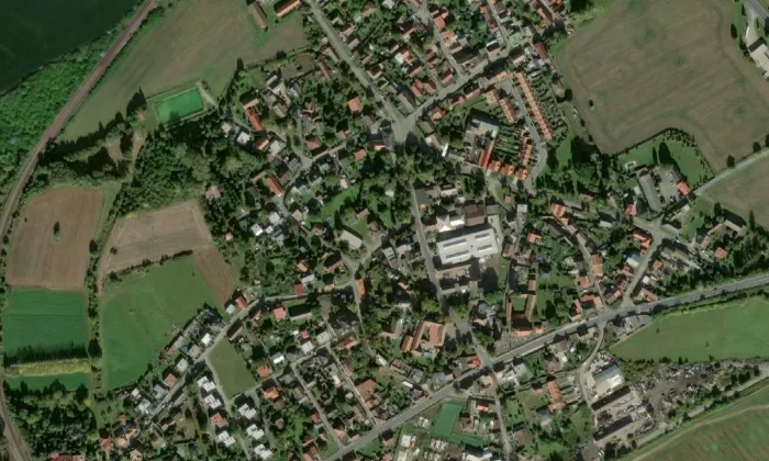 Kostel svatých apoštolů Jana a Pavla / svatého Jana Křtitele – letecký pohled