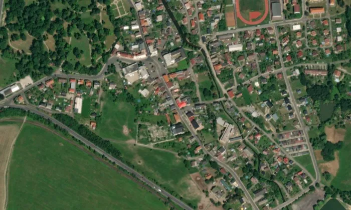 Kostel svatých Fabiána a Šebestiána v Zákupech – letecký pohled