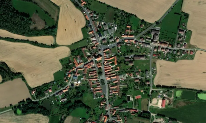 Kostel svatých Petra a Pavla (Volenice) – letecký pohled