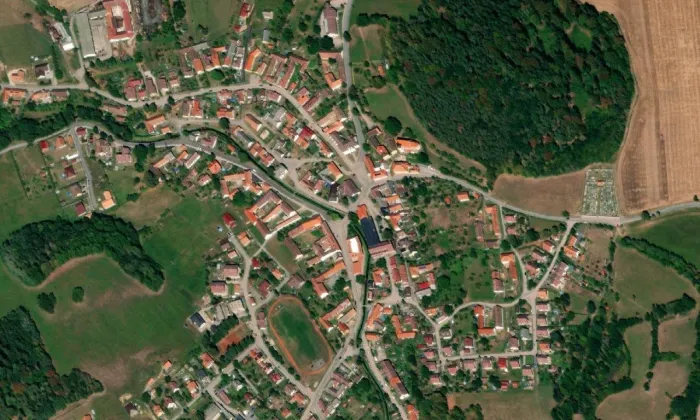 Kostel svatého Šimona a Judy (Brloh) – letecký pohled
