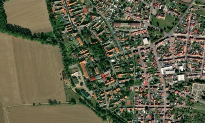 Kostel svatého Šimona a Judy (Lenešice) – letecký pohled