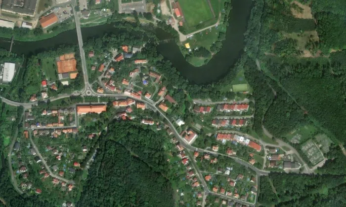 Kostel svatého Šimona a Judy (Týnec nad Sázavou) – letecký pohled