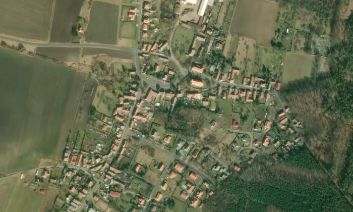 kostel svatého Bartoloměje (Černouček) – letecký pohled