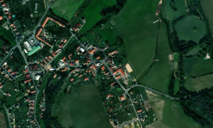 kostel svatého Bartoloměje (Bítovany) – letecký pohled