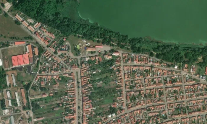kostel svatého Bartoloměje (Hlohovec) – letecký pohled