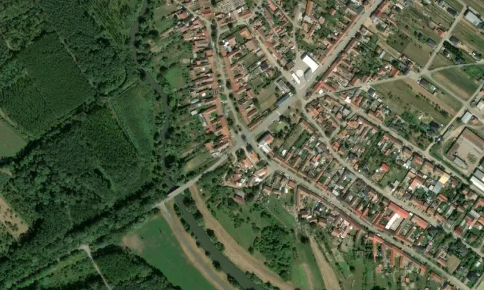 kostel svatého Bartoloměje (Ivaň) – letecký pohled
