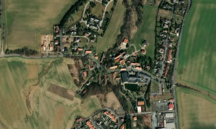 Kostel svatého Bartoloměje (Popovičky) – letecký pohled