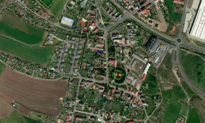 Kostel svatého Bartoloměje (Spořice) – letecký pohled