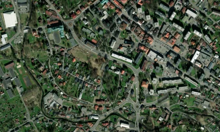 Kostel svatého Bartoloměje v Rumburku – letecký pohled