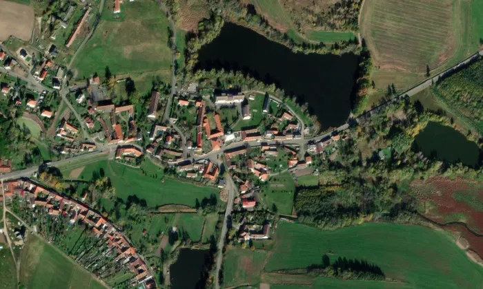 kostel svatého Brikcí – letecký pohled