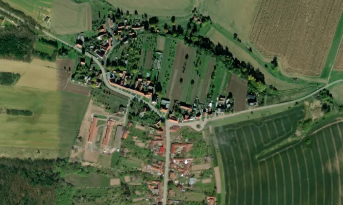 Kostel svatého Cyrila a Metoděje (Podivice) – letecký pohled