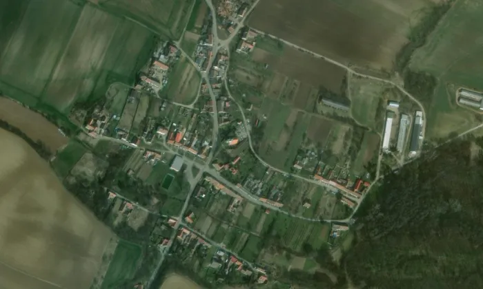Kostel svatého Filipa a Jakuba (Kadov) – letecký pohled