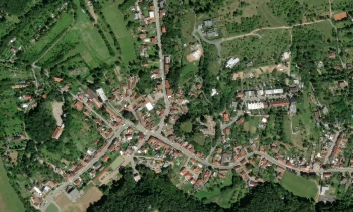 kostel svatého Filipa a Jakuba (Lelekovice) – letecký pohled