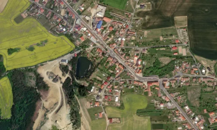 kostel svatého Filipa a Jakuba (Pavlice) – letecký pohled
