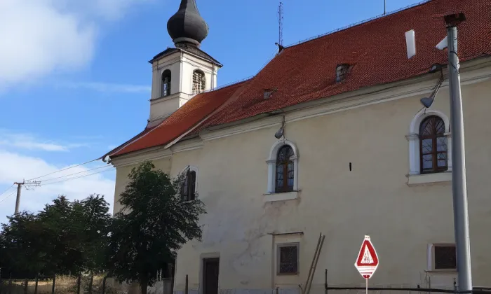 kostel svatého Filipa a Jakuba (Pavlice) – historical