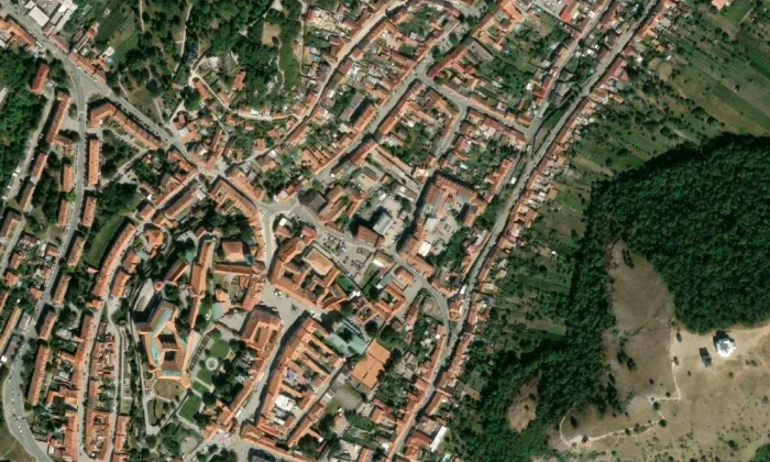 kostel svatého Františka z Assisi (Mikulov) – letecký pohled
