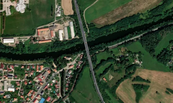kostel svatého Havla v Poříčí nad Sázavou – letecký pohled