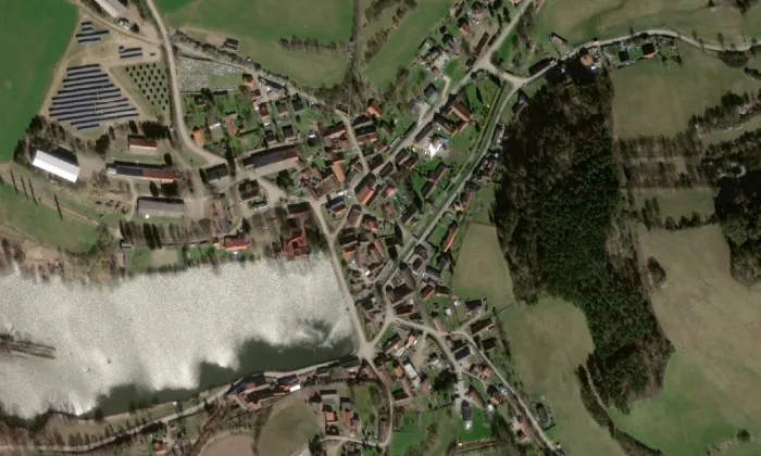 Kostel svatého Jakuba Většího (Popovice) – letecký pohled