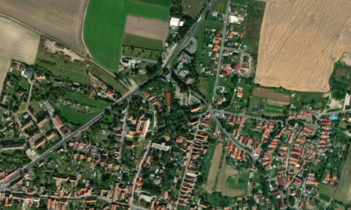Kostel svatého Jana Křtitele (Byšice) – letecký pohled
