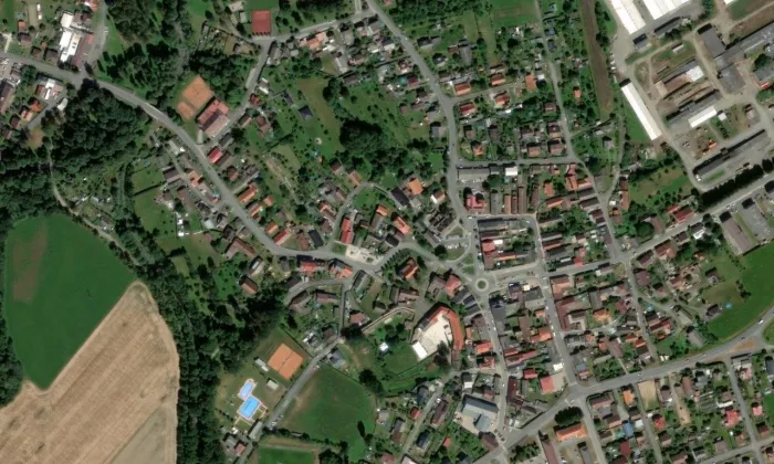 Kostel svatého Jana Křtitele (Janovice nad Úhlavou) – letecký pohled