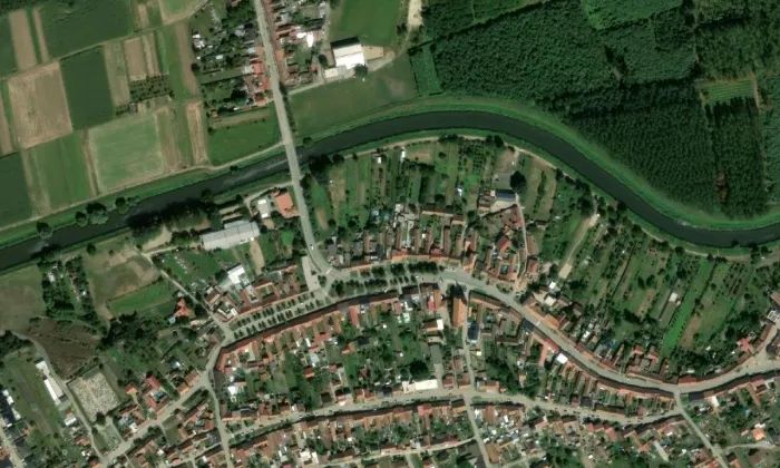 kostel svatého Jana Křtitele (Uherčice) – letecký pohled