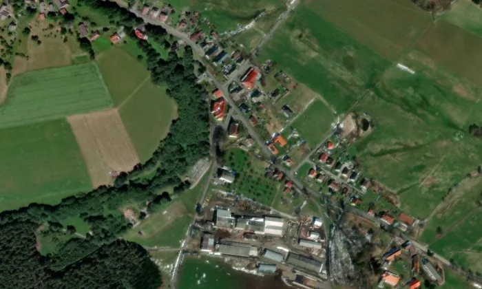 Kostel svatého Jana Nepomuckého (Hlavňovice) – letecký pohled
