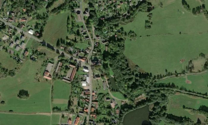 Kostel svatého Jana Nepomuckého (Nové Mitrovice) – letecký pohled