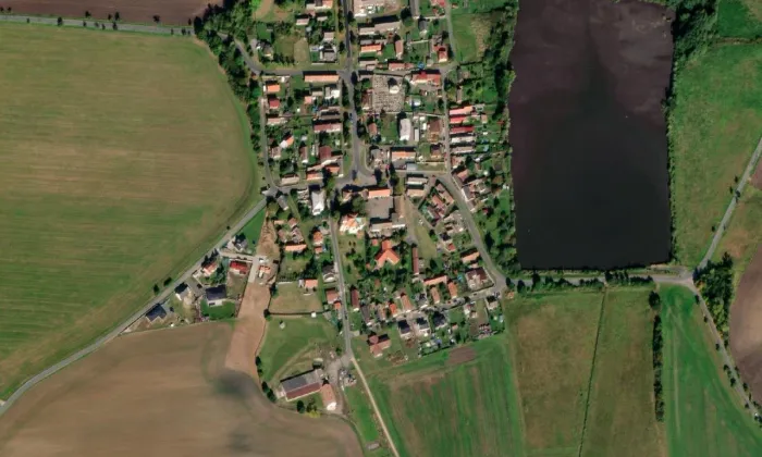 Kostel svatého Jana Nepomuckého (Rejšice) – letecký pohled