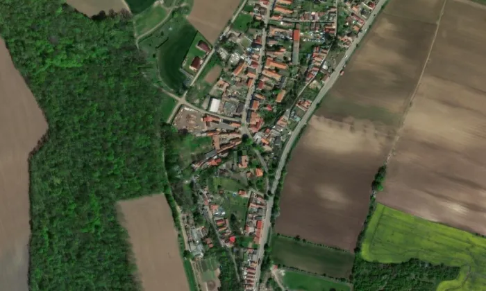 Kostel svatého Jiljí (Dolánky nad Ohří) – letecký pohled
