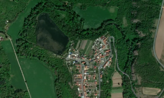 kostel svatého Leopolda (Rokytná) – letecký pohled