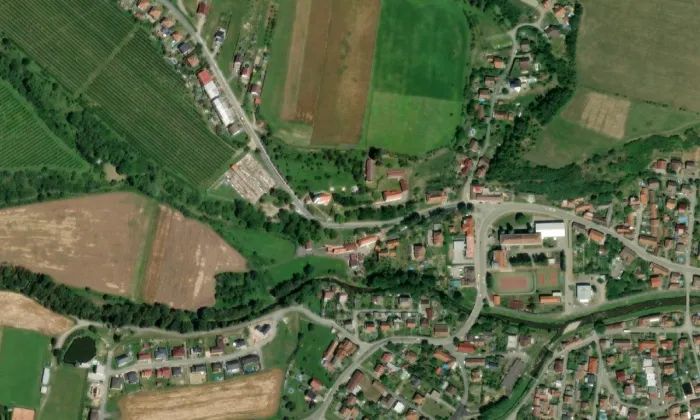 kostel svatého Martina (Dolní Loučky) – letecký pohled