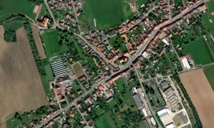 Kostel svatého Martina v Cerhovicích – letecký pohled