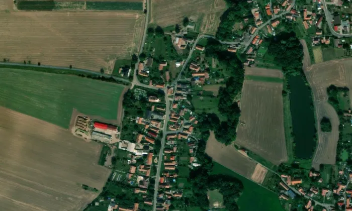 kostel svatého Michaela (Trojovice) – letecký pohled
