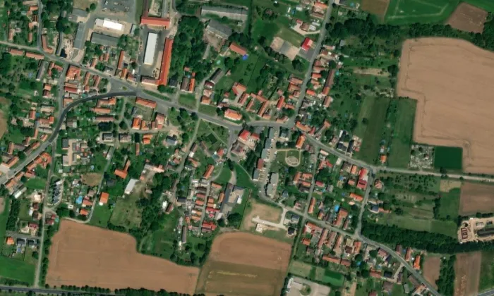 Kostel svatého Michaela archanděla (Mělnické Vtelno) – letecký pohled