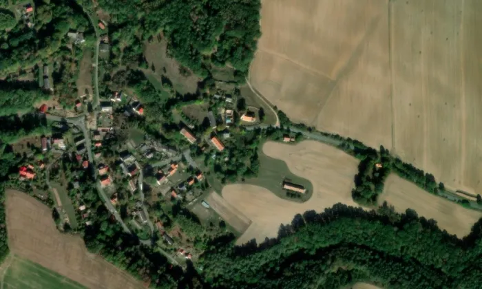 Kostel svatého Mikuláše (Drchlava) – letecký pohled