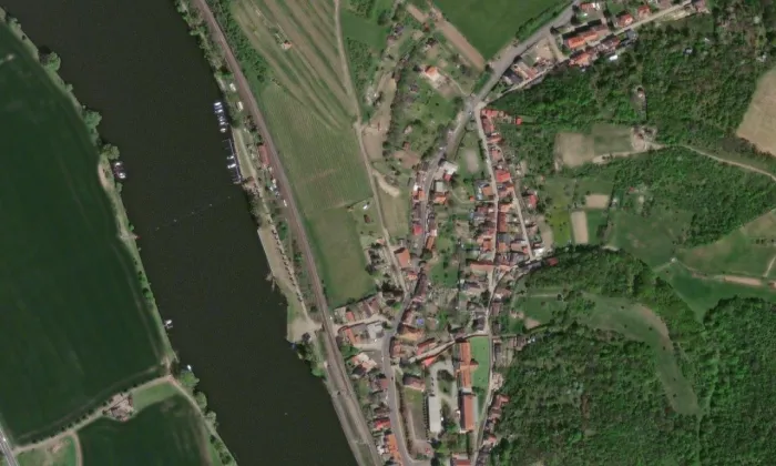 Kostel svatého Mikuláše (Velké Žernoseky) – letecký pohled