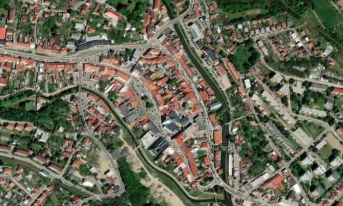 Kostel svatého Mikuláše (Velké Meziříčí) – letecký pohled