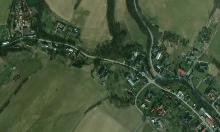 Kostel svatého Mikuláše ve Vlkovicích – letecký pohled