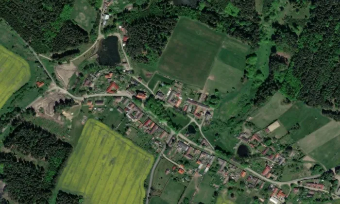 Kostel svatého Oldřicha a Linharta – letecký pohled