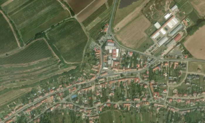 kostel svatého Osvalda (Milovice) – letecký pohled
