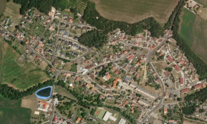 Kostel svatého Petra a Pavla (Březno) – letecký pohled
