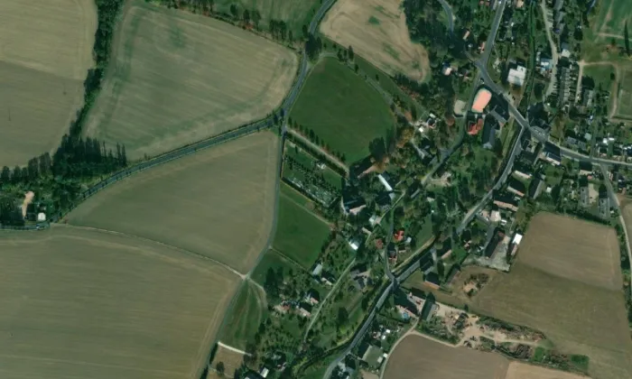 kostel svatého Petra a Pavla (Bernartice) – letecký pohled