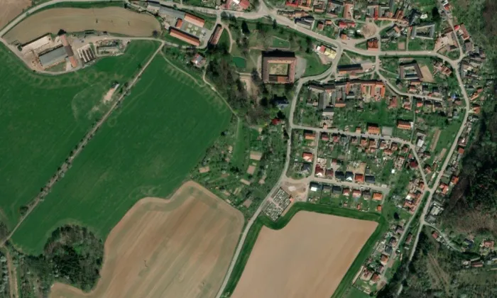 kostel svatého Petra a Pavla (Biskupice) – letecký pohled